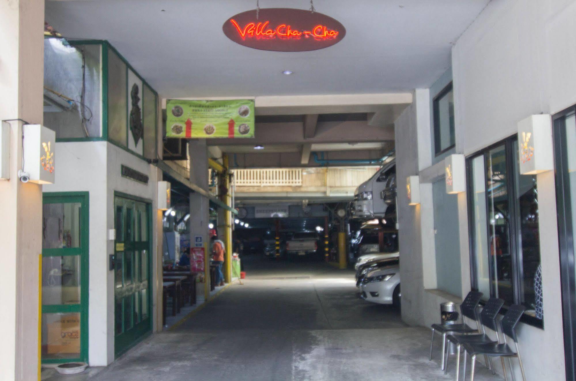 Villa Cha-Cha Phraathit Bangkok Exterior foto